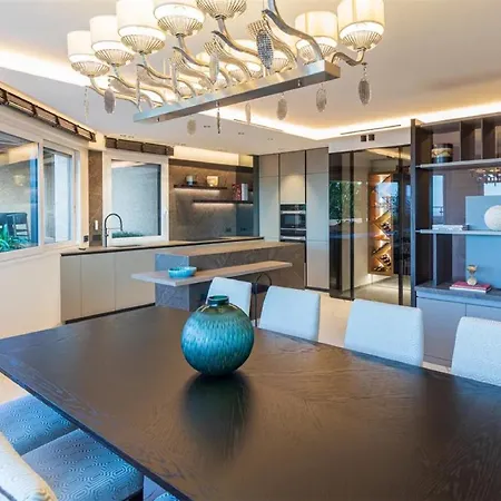 Comfortable And Prestigious Interior *