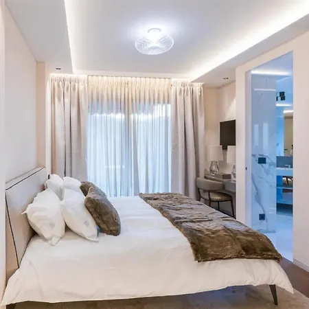 Comfortable And Prestigious Interior *