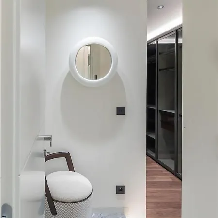 Comfortable And Prestigious Interior Beausoleil